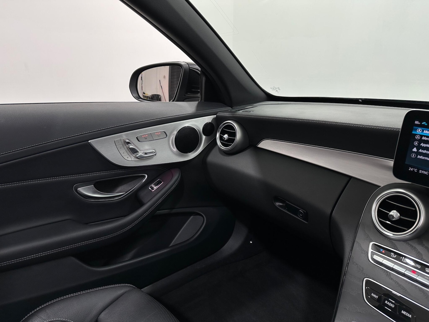 Used Mercedes-Benz C Class 2021 for sale - 76878604: Photo 28