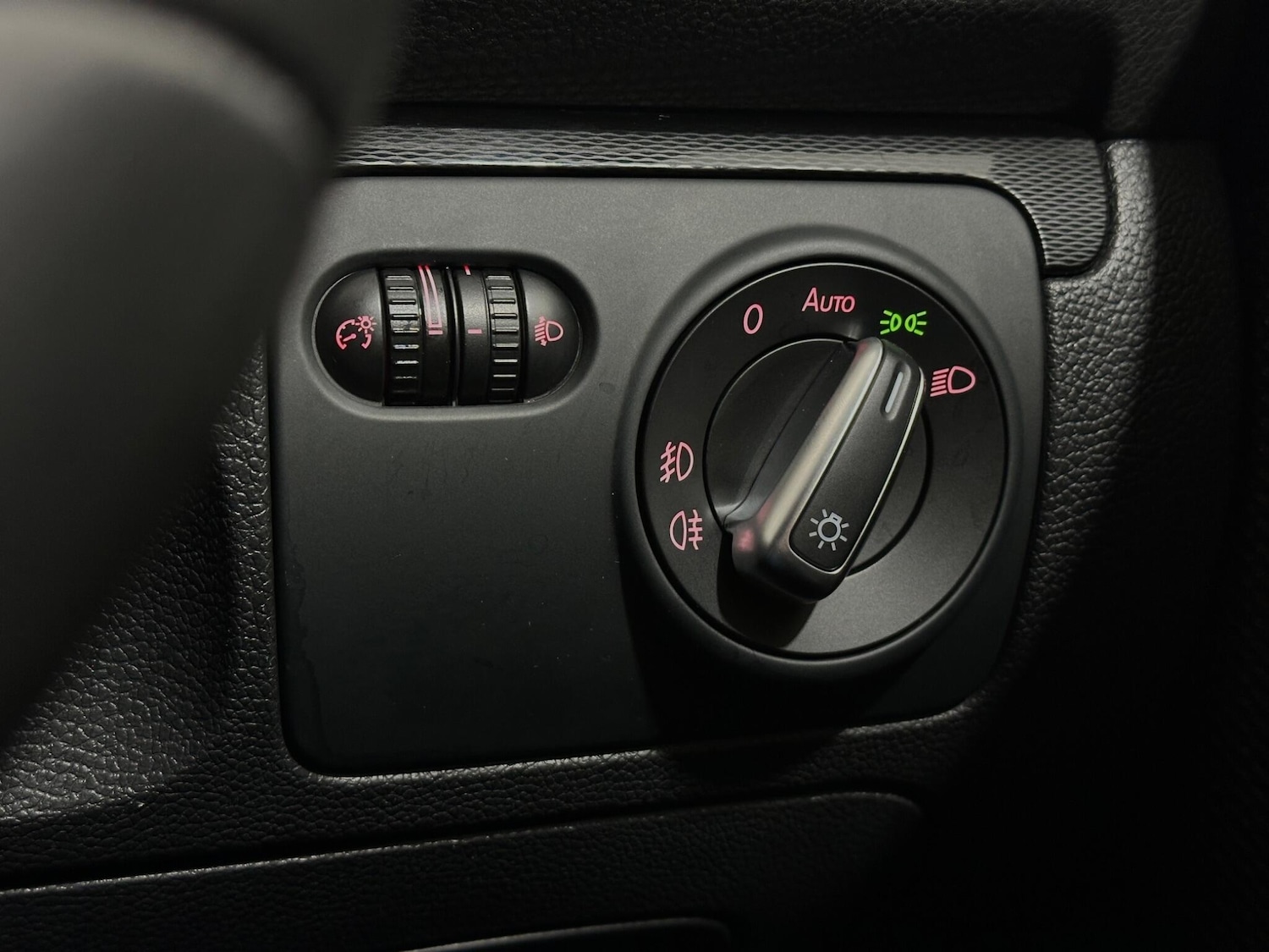 Used Volkswagen Scirocco 2018 for sale - 76878518: Photo 16