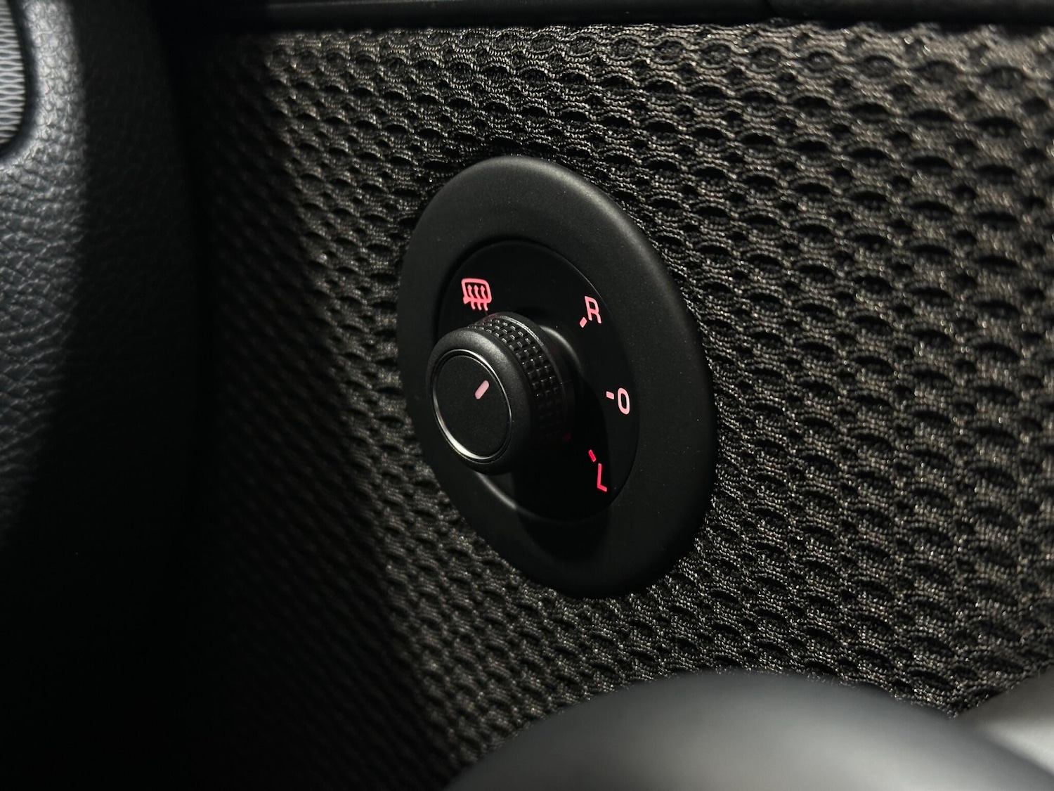 Used Volkswagen Scirocco 2018 for sale - 76878518: Photo 17