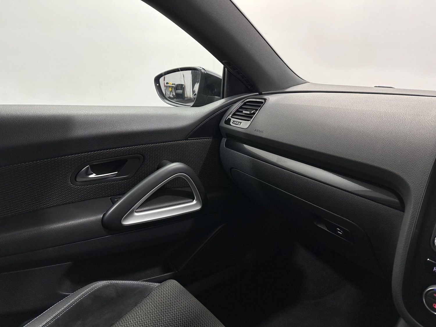 Used Volkswagen Scirocco 2018 for sale - 76878518: Photo 26