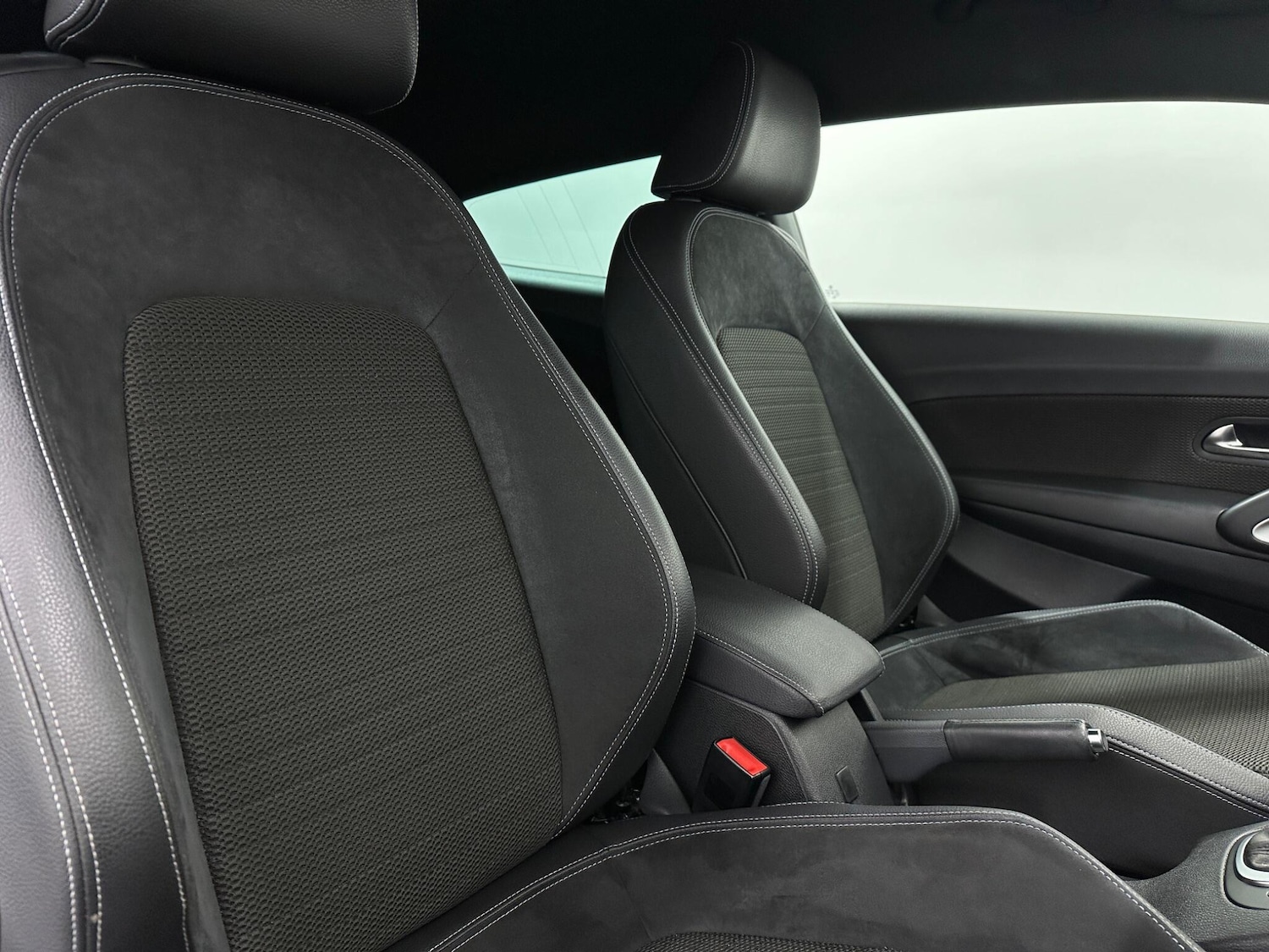 Used Volkswagen Scirocco 2018 for sale - 76878518: Photo 30