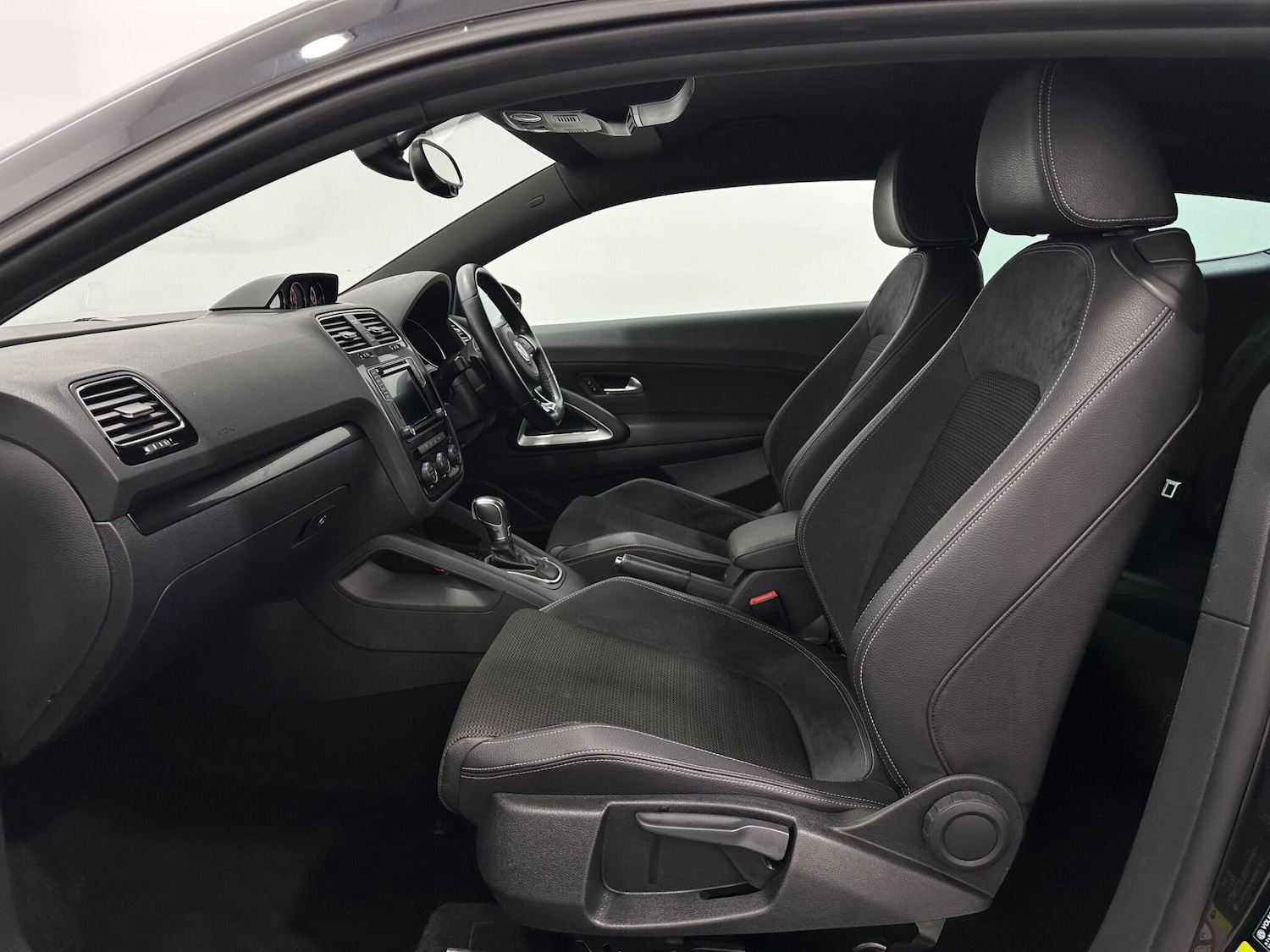 Used Volkswagen Scirocco 2018 for sale - 76878518: Photo 33