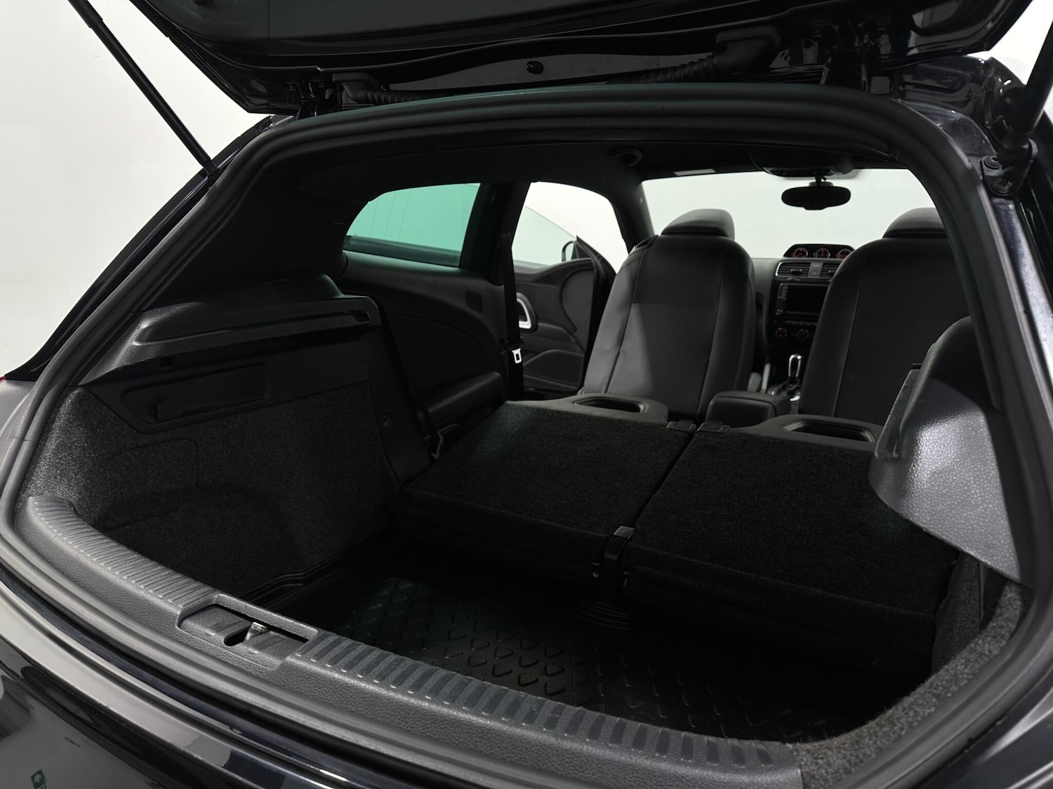 Used Volkswagen Scirocco 2018 for sale - 76878518: Photo 40