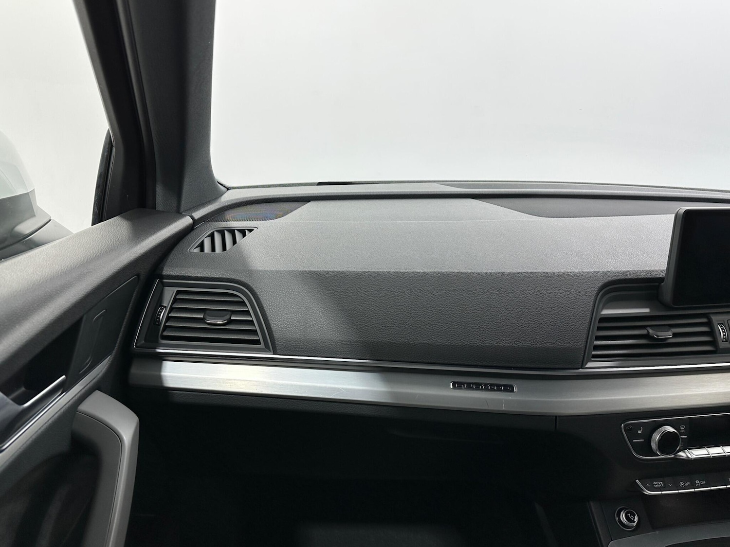 Used Audi Q5 2018 for sale - 77633469: Photo 29