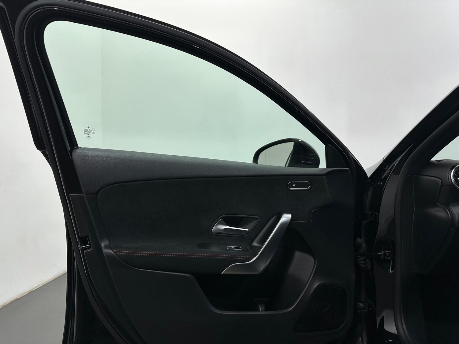 Used Mercedes-Benz A-Class for sale - 77957468: Photo 38