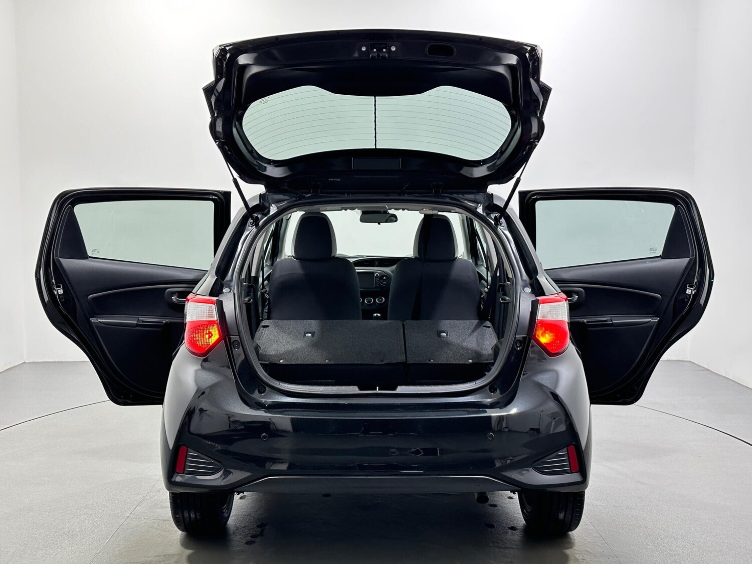 Used Toyota Yaris 2020 for sale - 77469041: Photo 43