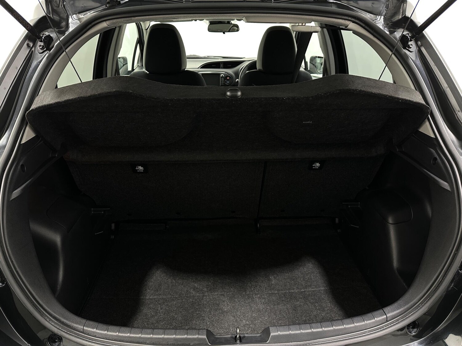 Used Toyota Yaris 2020 for sale - 77469041: Photo 46