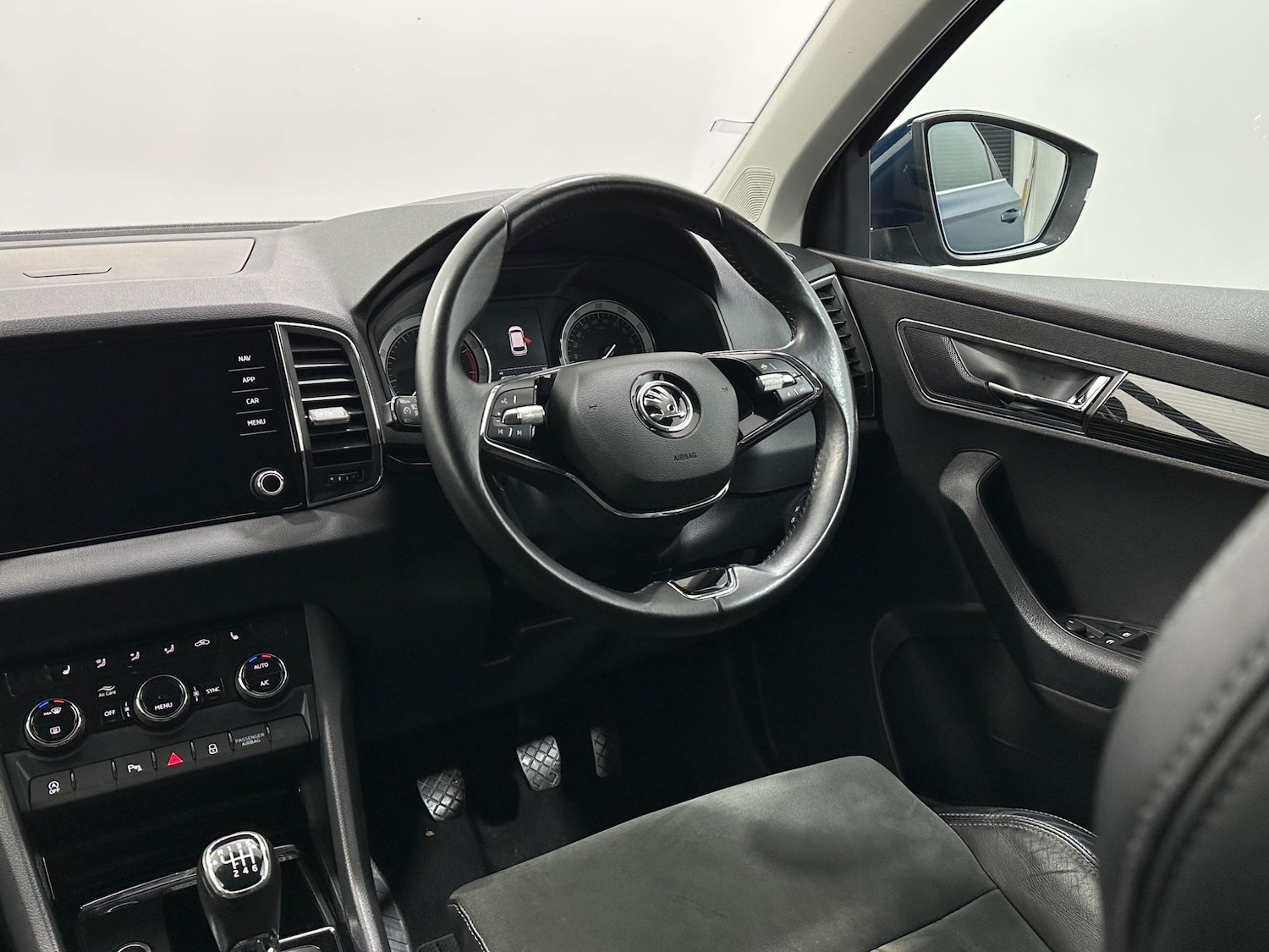 Used Skoda Karoq 2021 for sale - 76878836: Photo 11