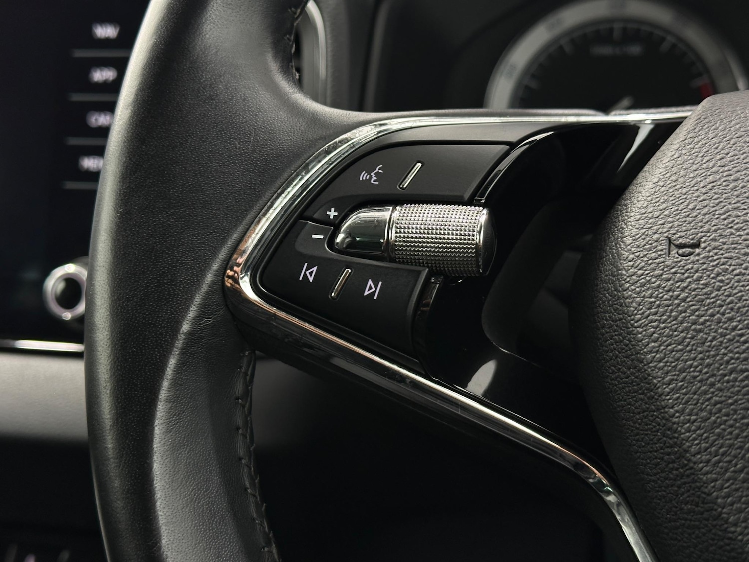 Used Skoda Karoq 2021 for sale - 76878836: Photo 13