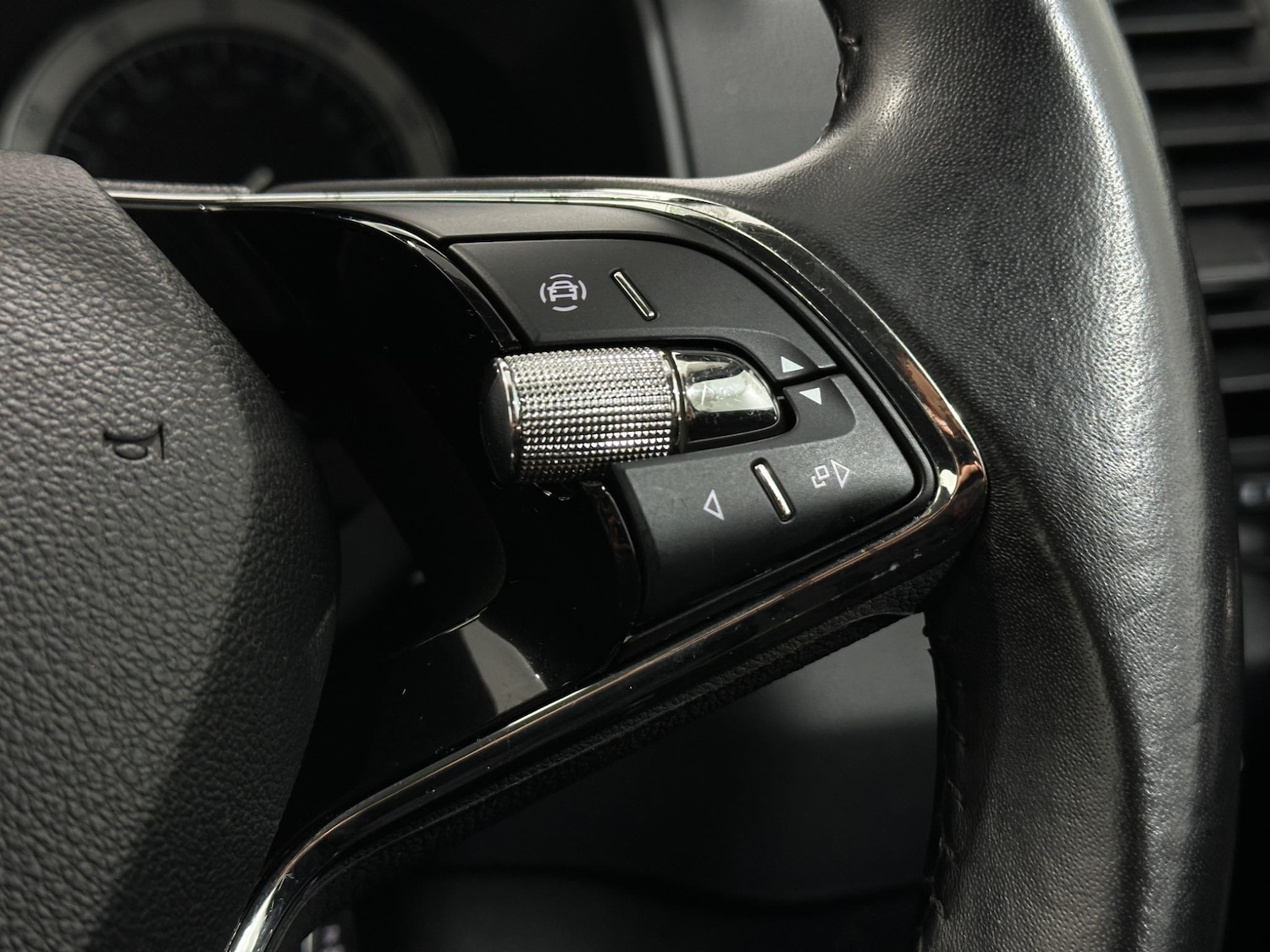 Used Skoda Karoq 2021 for sale - 76878836: Photo 14