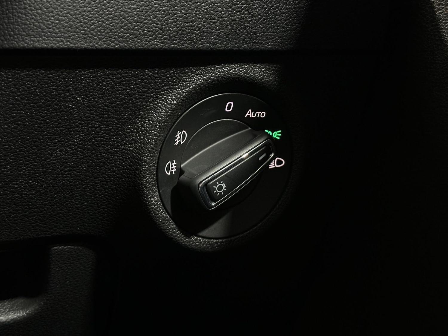 Used Skoda Karoq 2021 for sale - 76878836: Photo 16