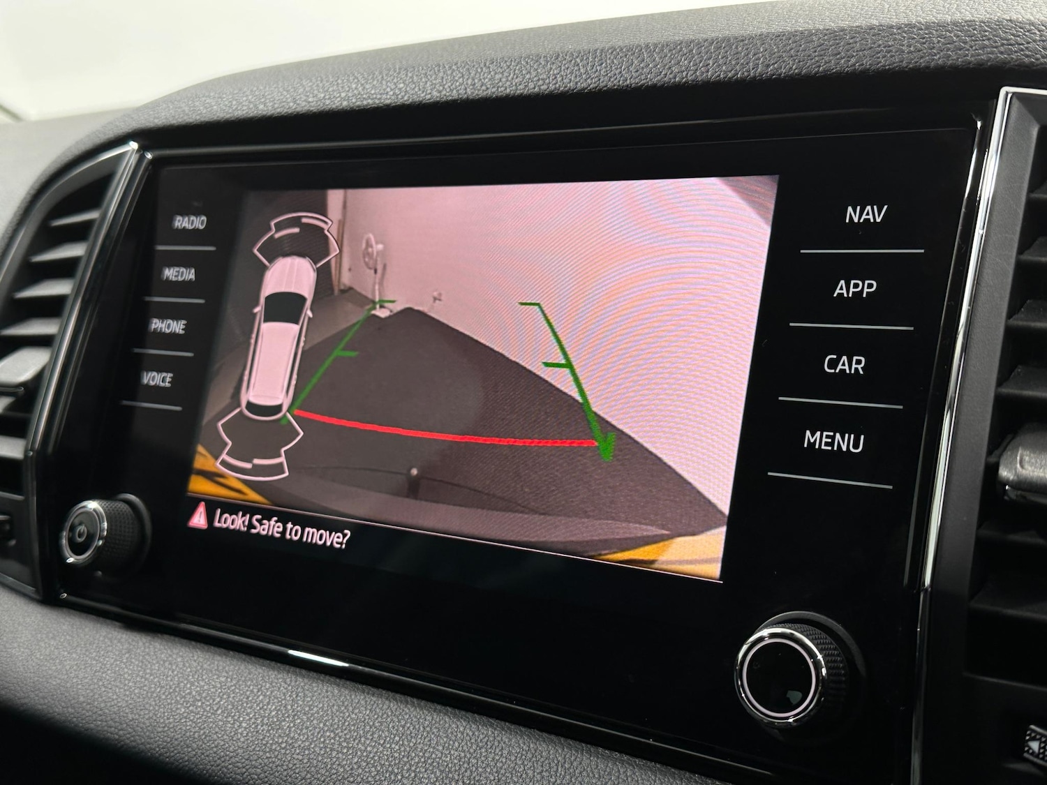 Used Skoda Karoq 2021 for sale - 76878836: Photo 21