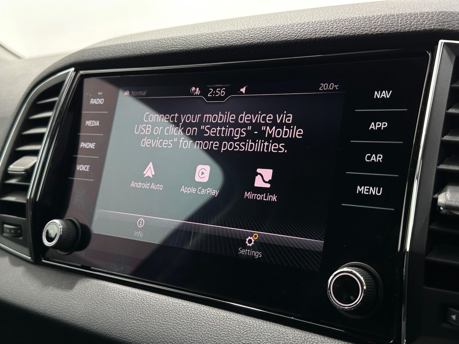 Used Skoda Karoq 2021 for sale - 76878836: Photo 23