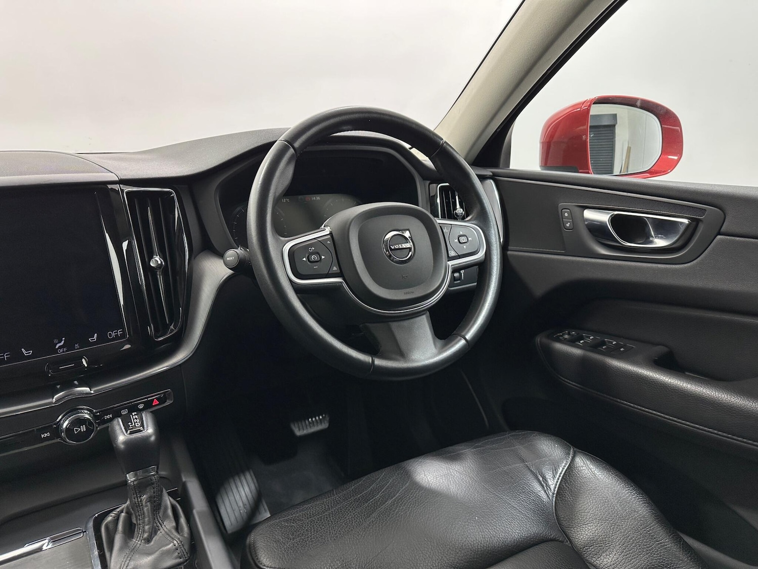 Used Volvo XC60 2018 for sale - 77304975: Photo 11