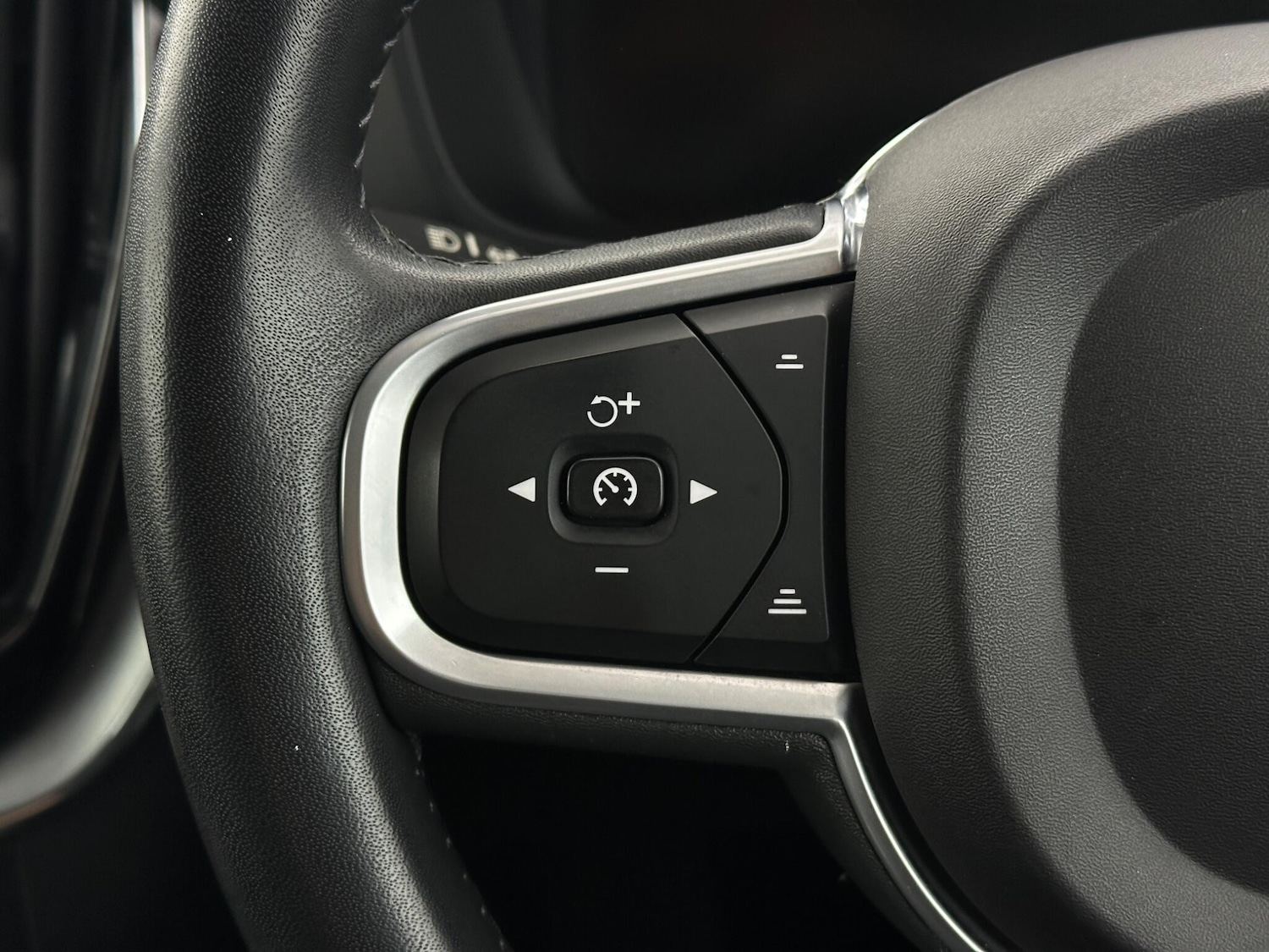 Used Volvo XC60 2018 for sale - 77304975: Photo 15