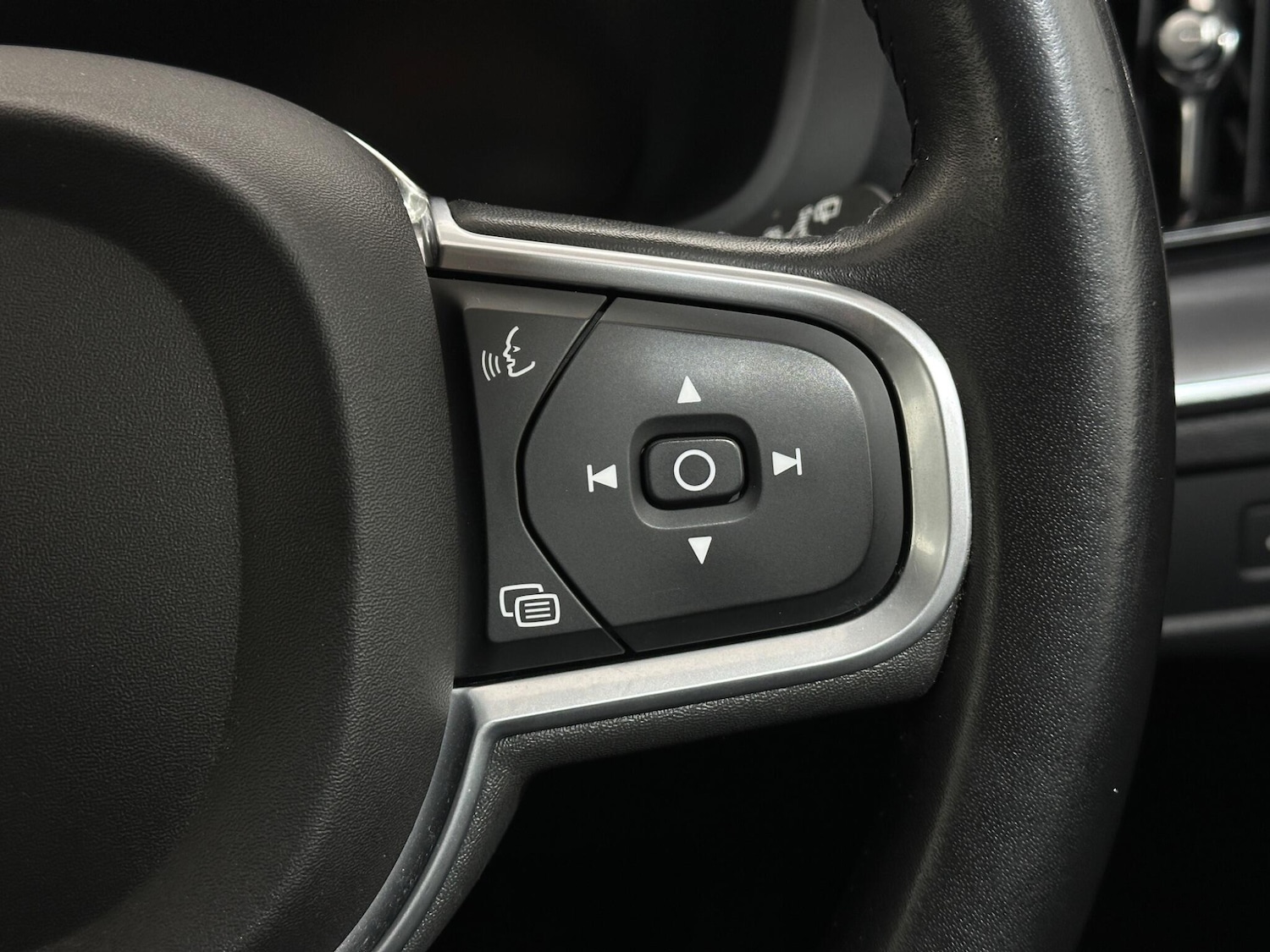 Used Volvo XC60 2018 for sale - 77304975: Photo 16