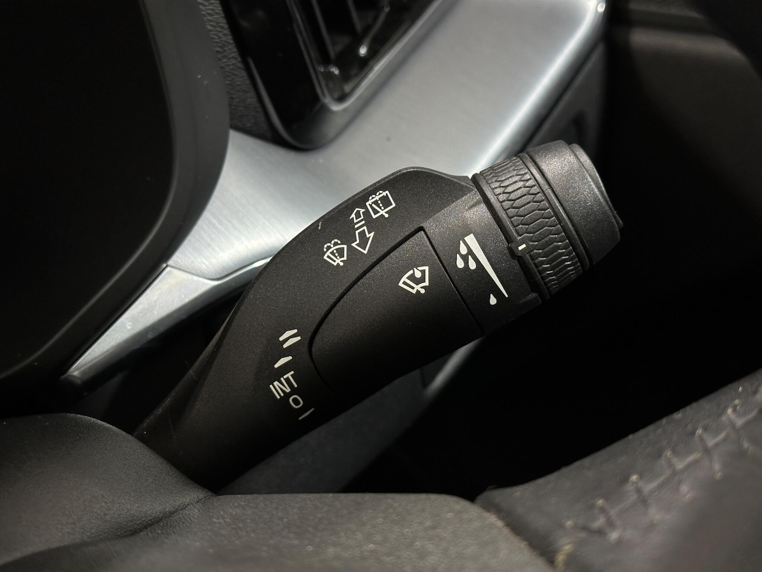 Used Volvo XC60 2018 for sale - 77304975: Photo 17