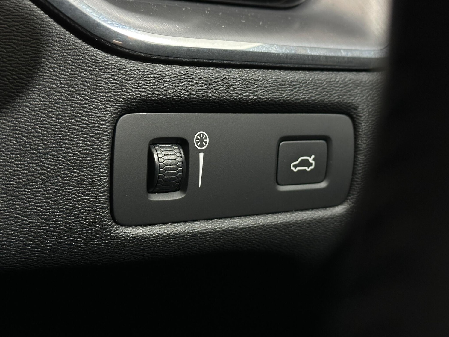 Used Volvo XC60 2018 for sale - 77304975: Photo 18