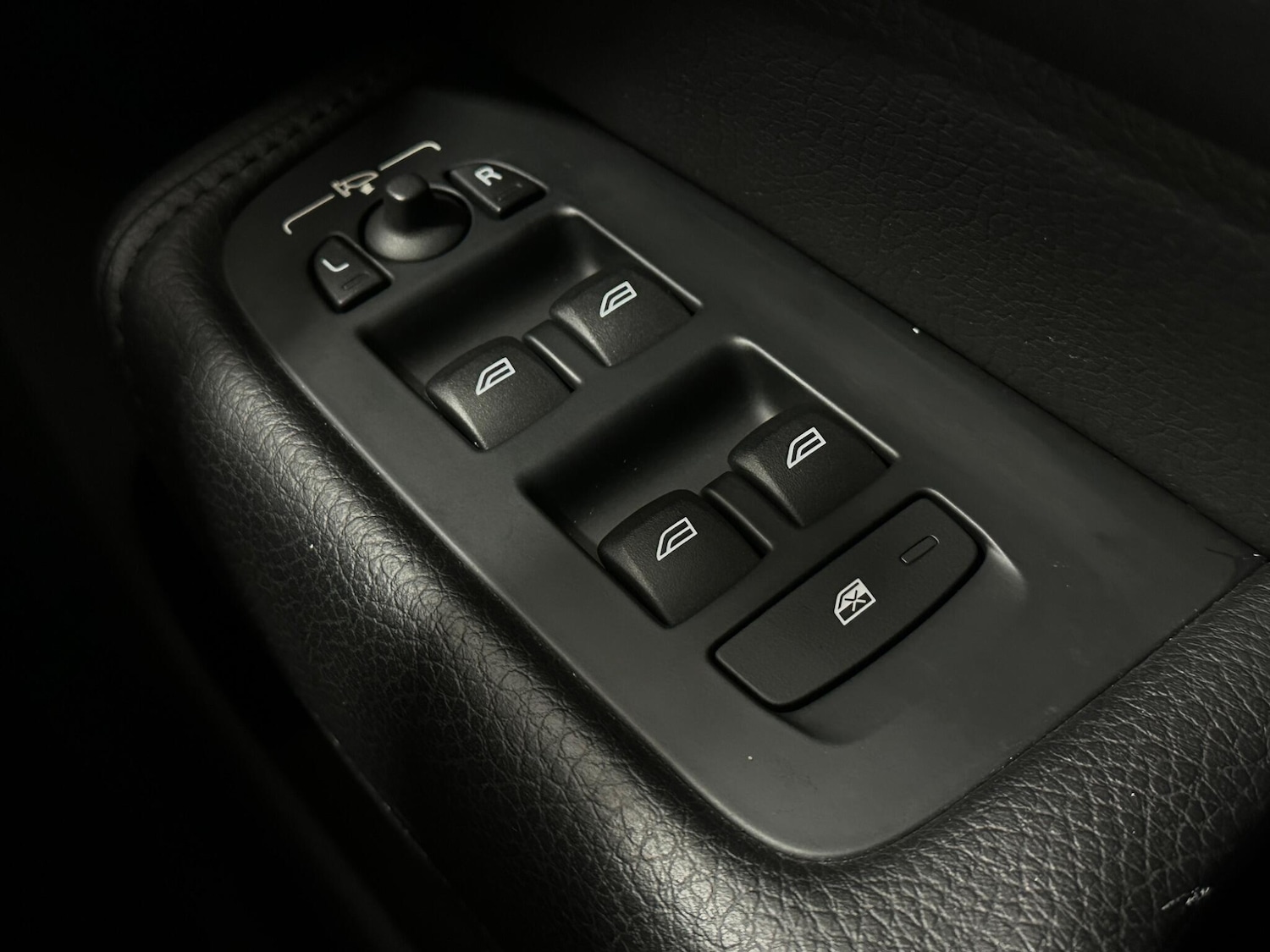 Used Volvo XC60 2018 for sale - 77304975: Photo 19