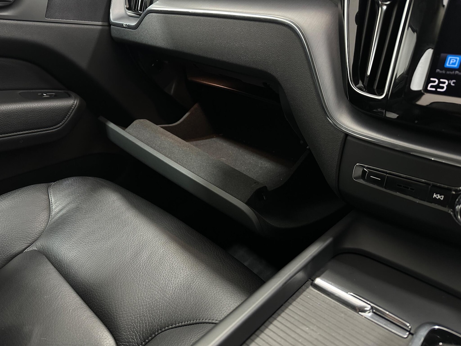 Used Volvo XC60 2018 for sale - 77304975: Photo 28