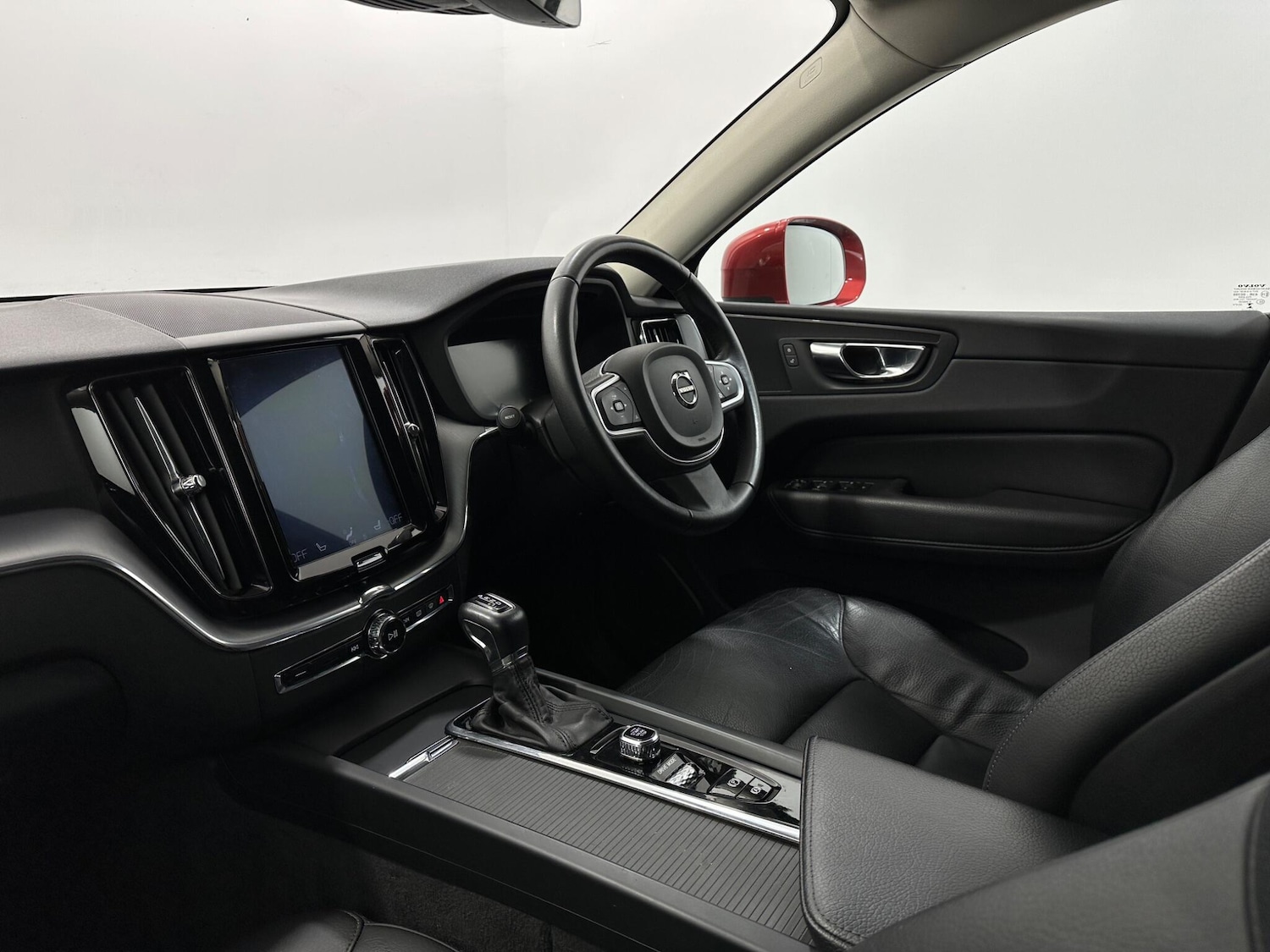 Used Volvo XC60 2018 for sale - 77304975: Photo 31