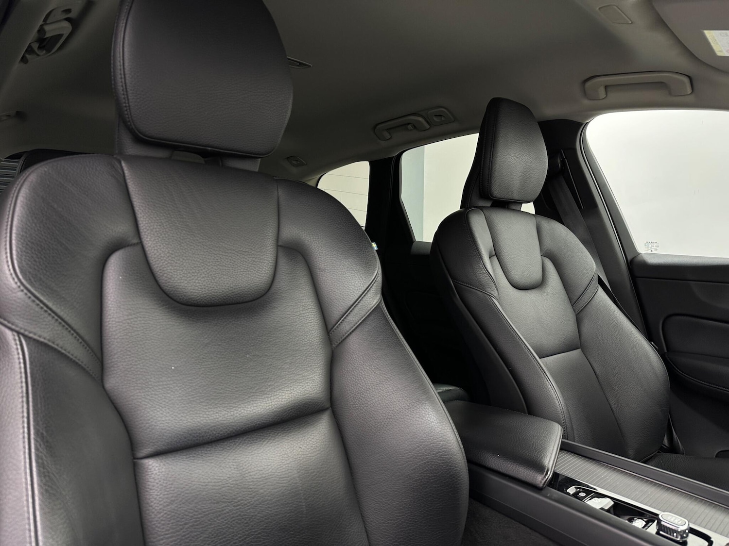 Used Volvo XC60 2018 for sale - 77304975: Photo 33