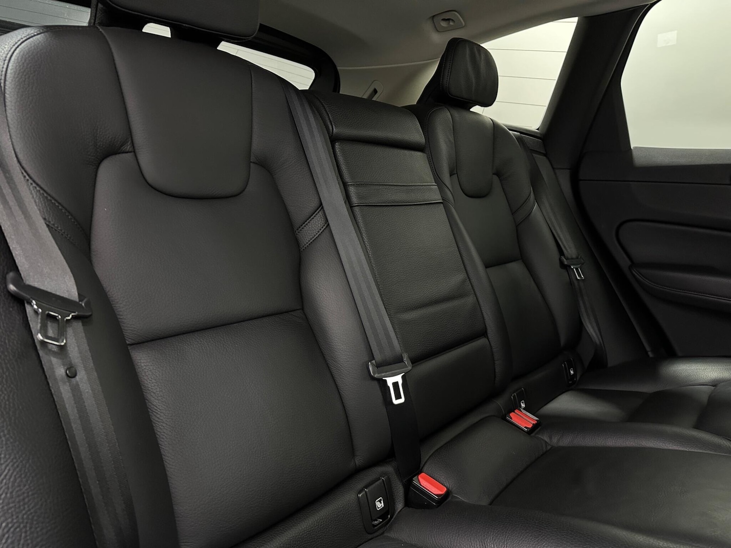 Used Volvo XC60 2018 for sale - 77304975: Photo 42