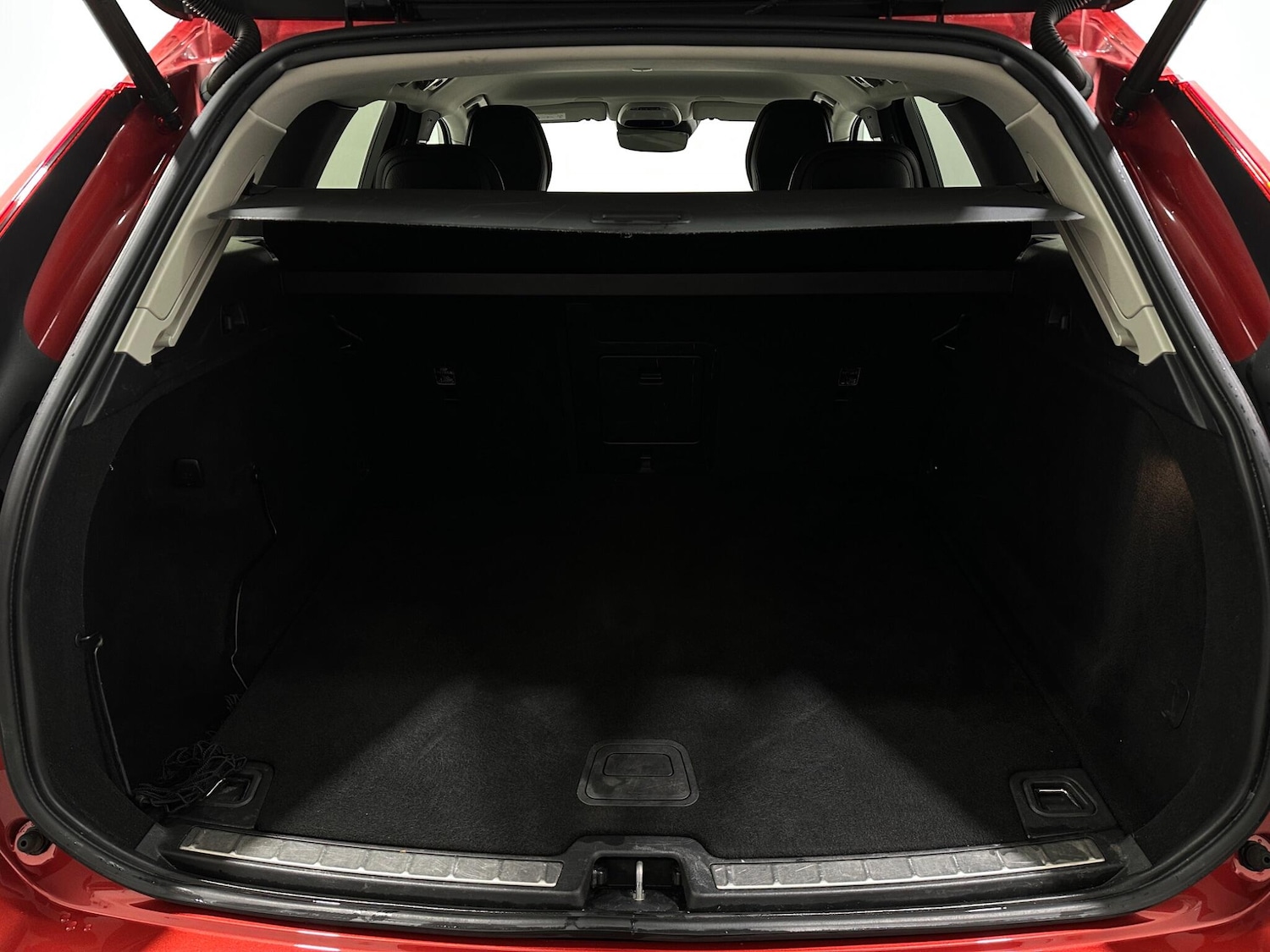 Used Volvo XC60 2018 for sale - 77304975: Photo 47