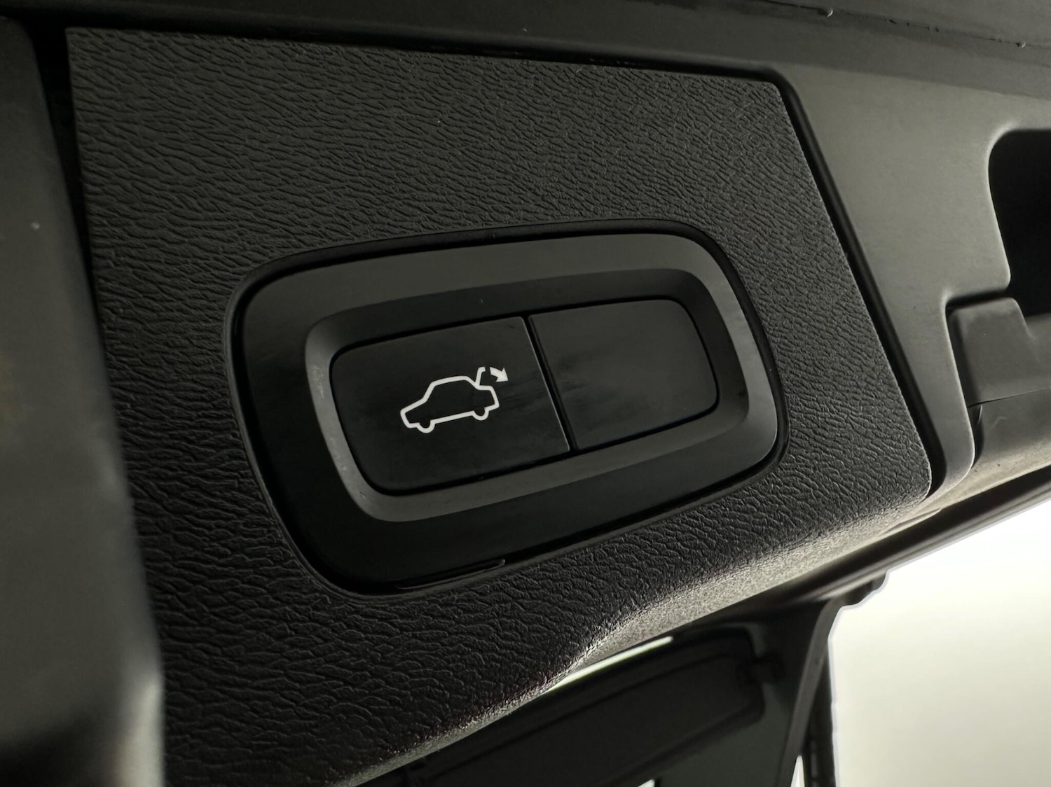 Used Volvo XC60 2018 for sale - 77304975: Photo 48