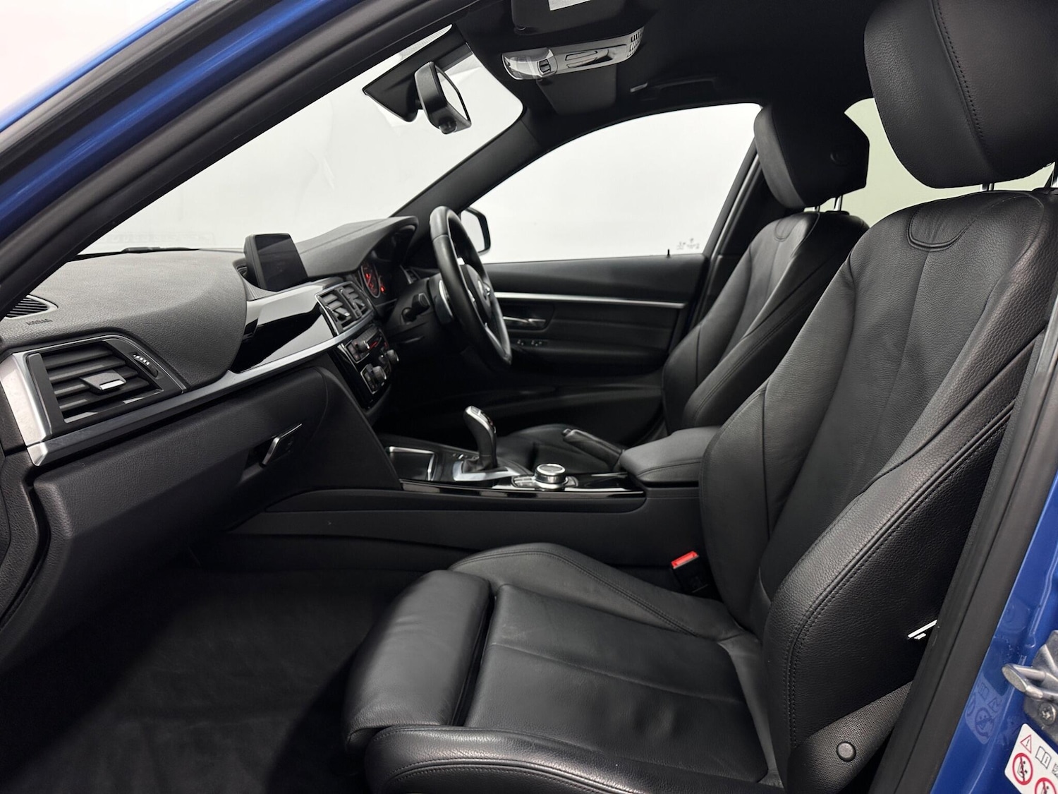 Used BMW 3 Series 2018 for sale - 76927035: Photo 32