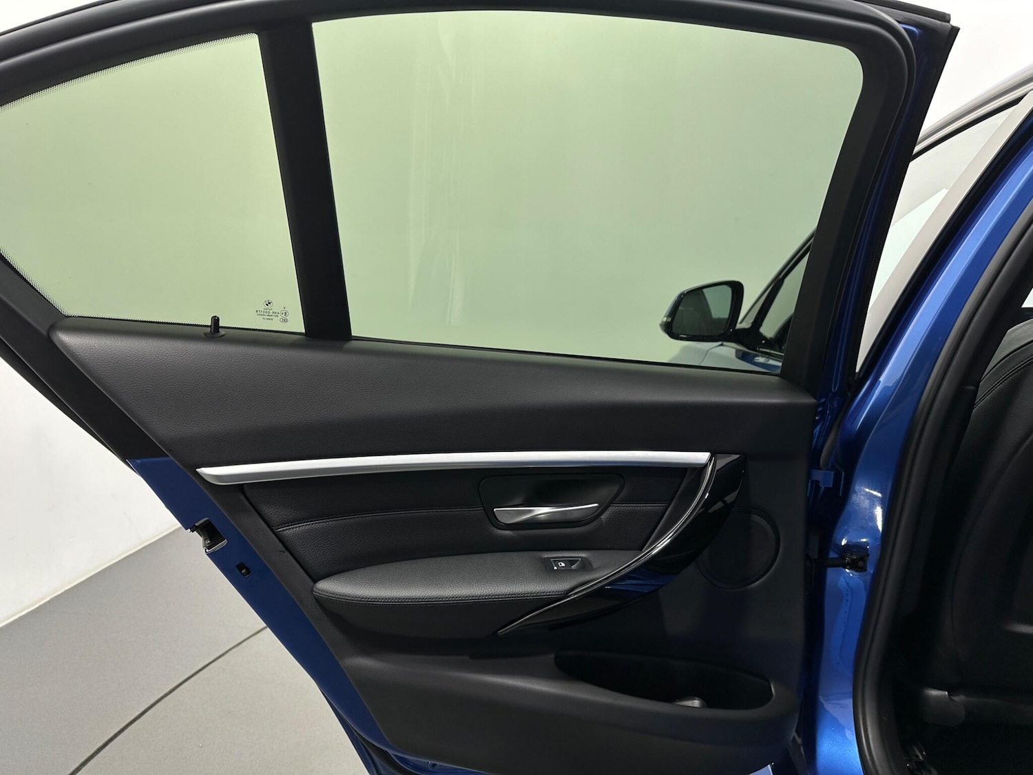 Used BMW 3 Series 2018 for sale - 76927035: Photo 38