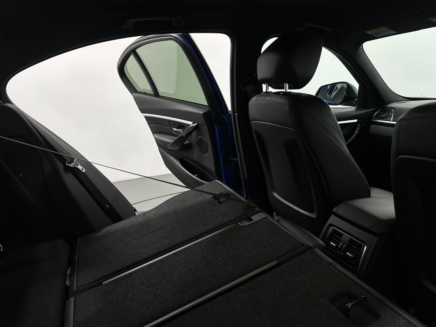 Used BMW 3 Series 2018 for sale - 76927035: Photo 44