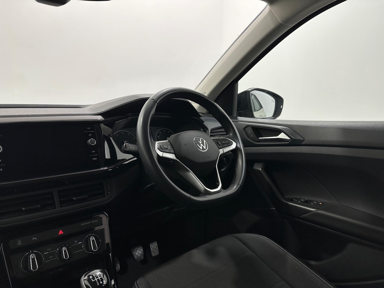 Used Volkswagen T-Cross 2022 for sale - 77230360: Photo 11