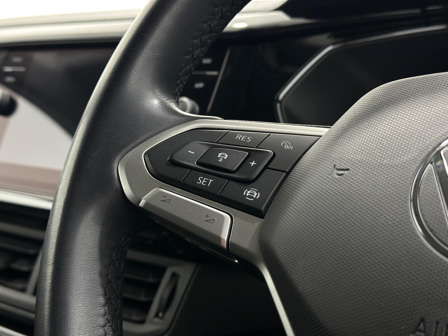 Used Volkswagen T-Cross 2022 for sale - 77230360: Photo 13