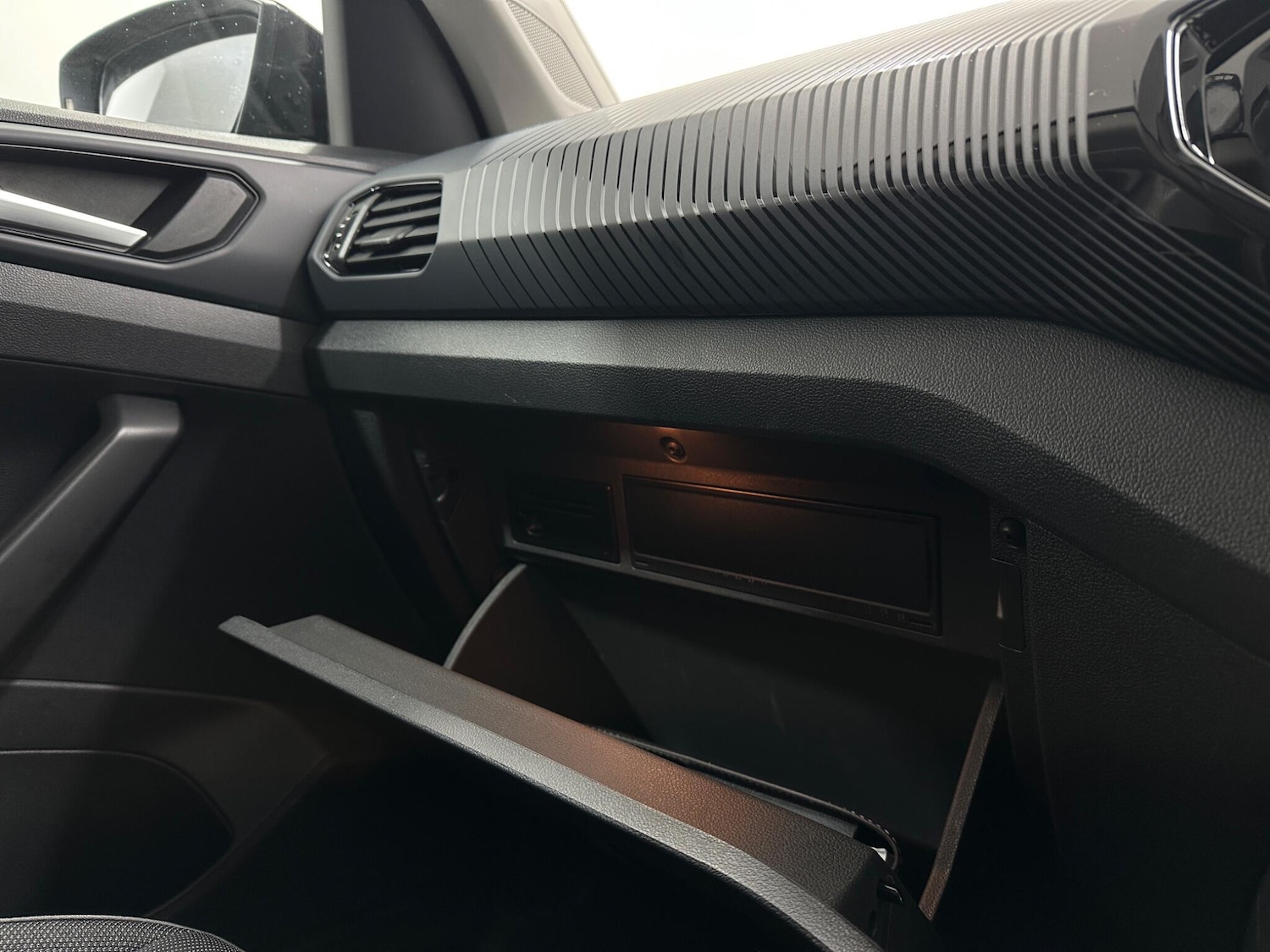 Used Volkswagen T-Cross 2022 for sale - 77230360: Photo 24