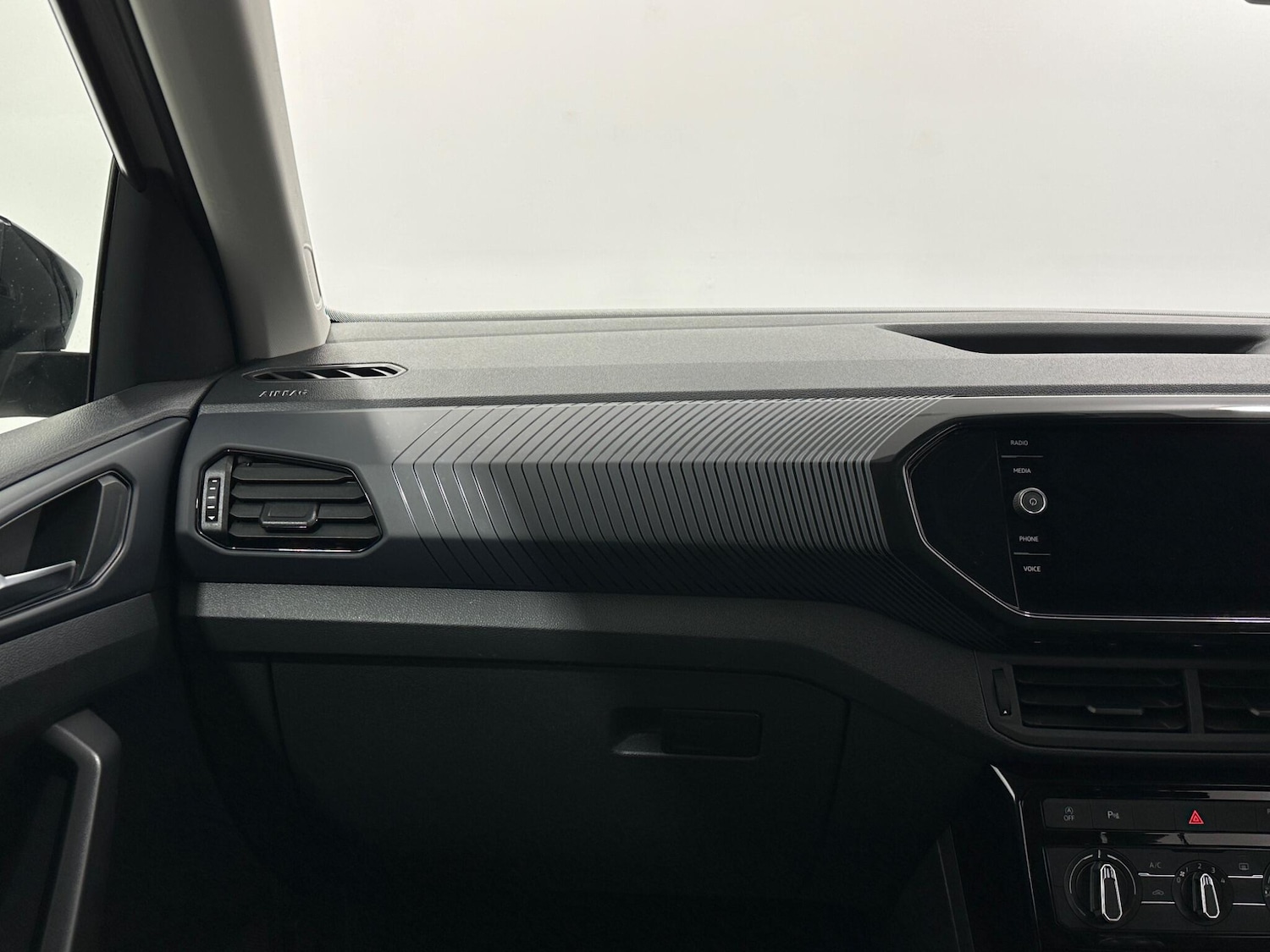 Used Volkswagen T-Cross 2022 for sale - 77230360: Photo 25