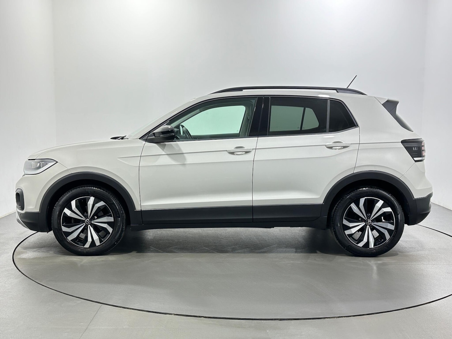 Used Volkswagen T-Cross 2022 for sale - 77230360: Photo 5