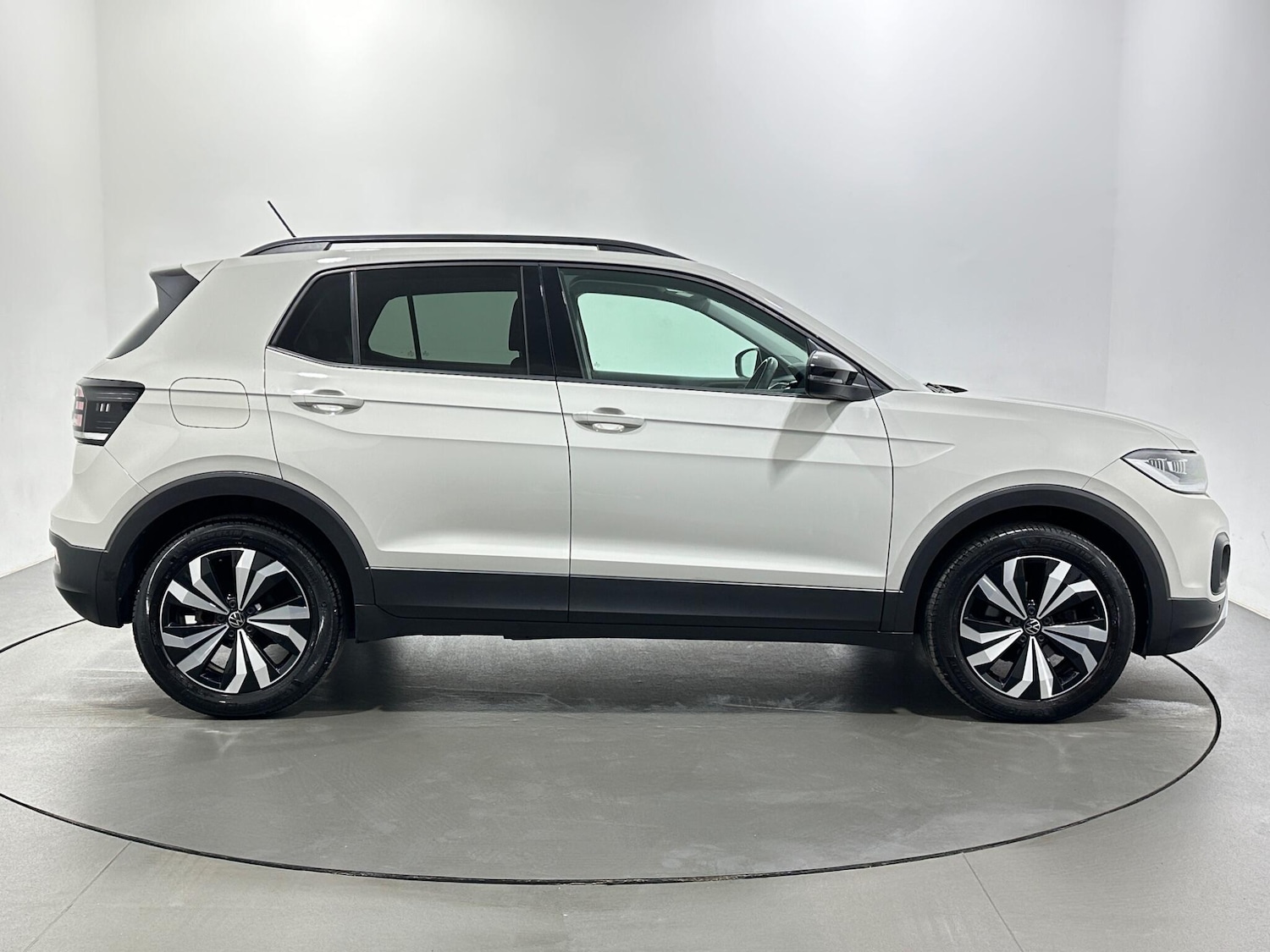 Used Volkswagen T-Cross 2022 for sale - 77230360: Photo 9