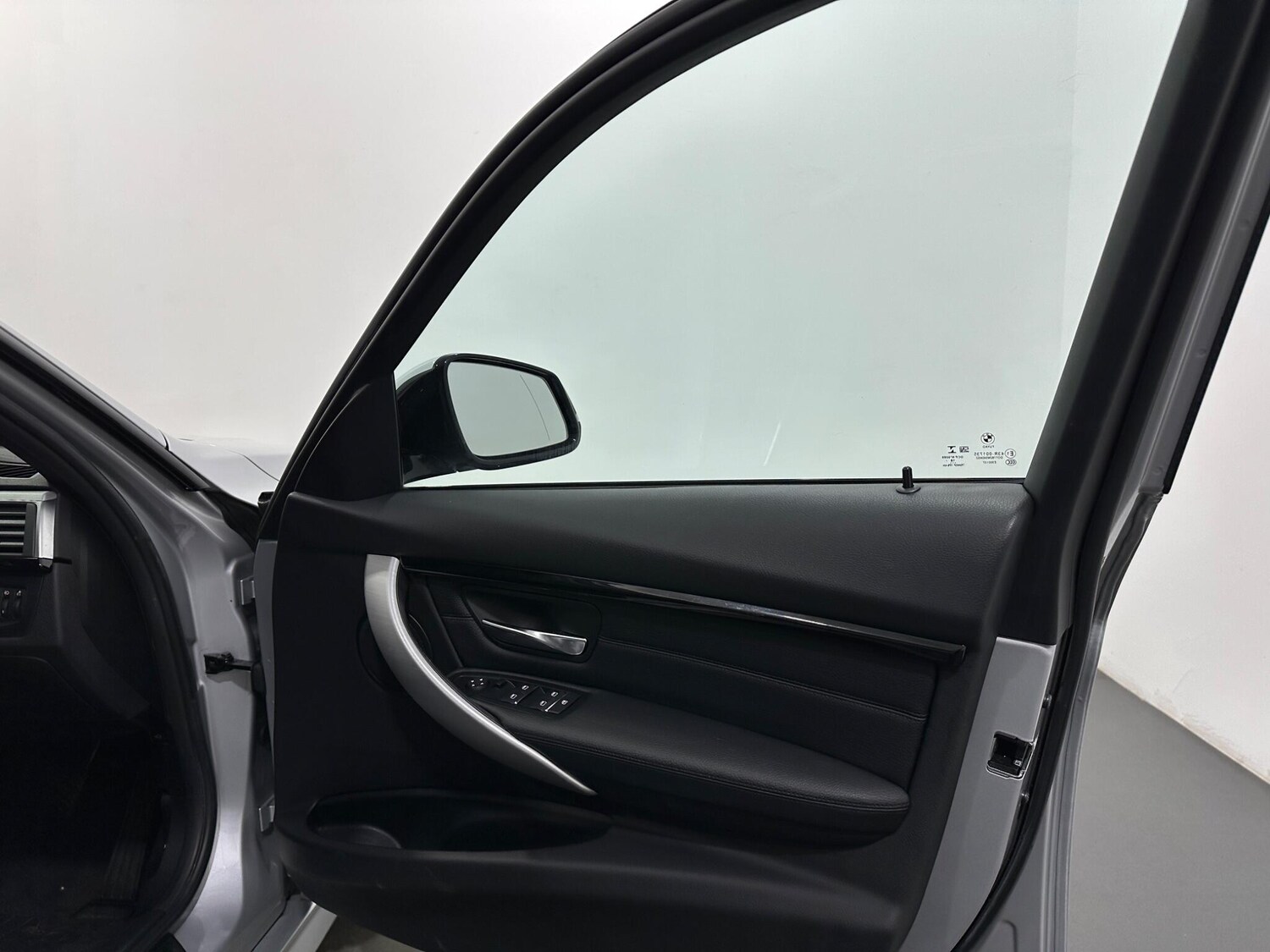 Used BMW 3 Series 2019 for sale - 77469075: Photo 33