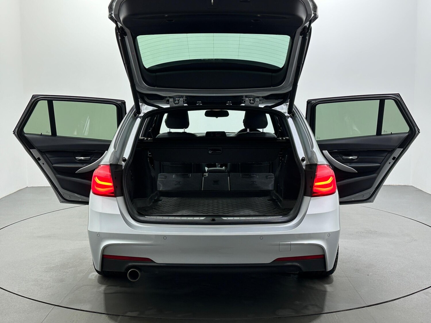 Used BMW 3 Series 2019 for sale - 77469075: Photo 44