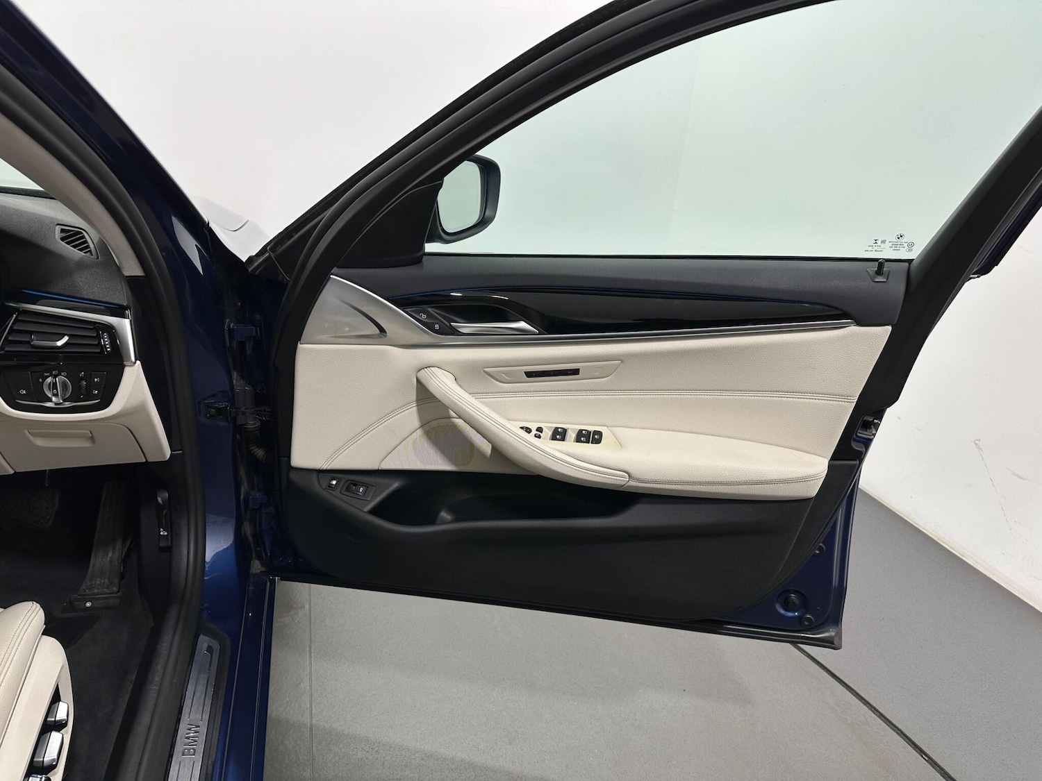 Used BMW 5 Series 2021 for sale - 77202855: Photo 34