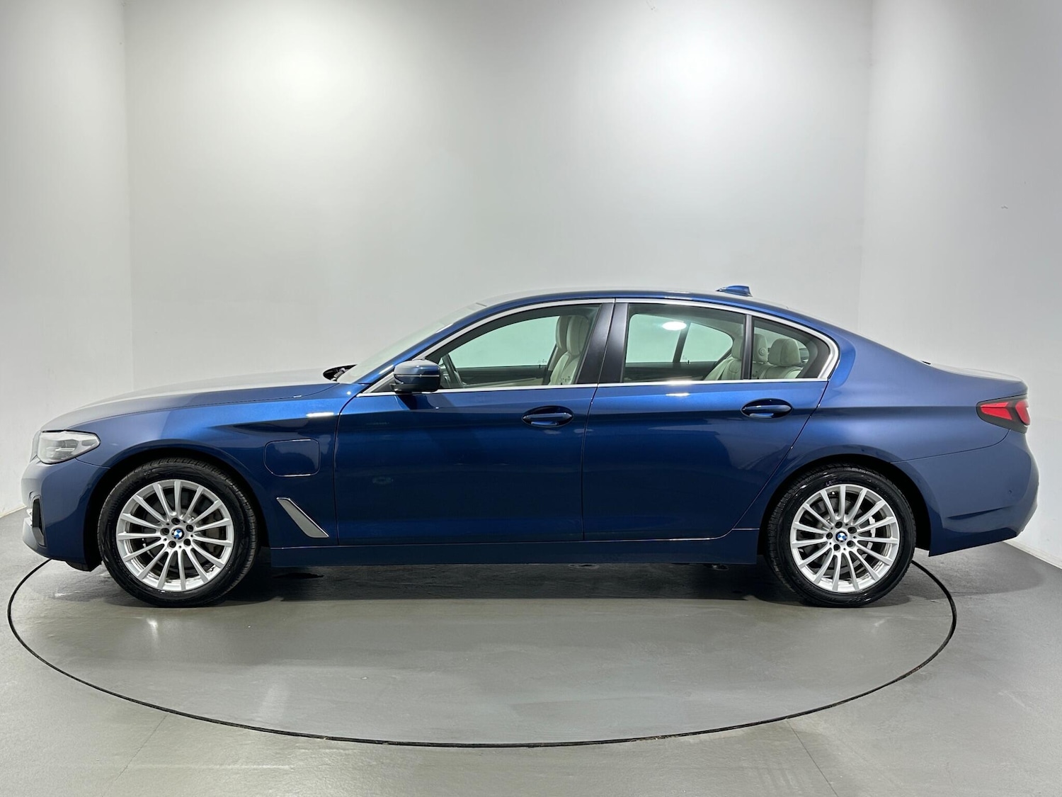 Used BMW 5 Series 2021 for sale - 77202855: Photo 5