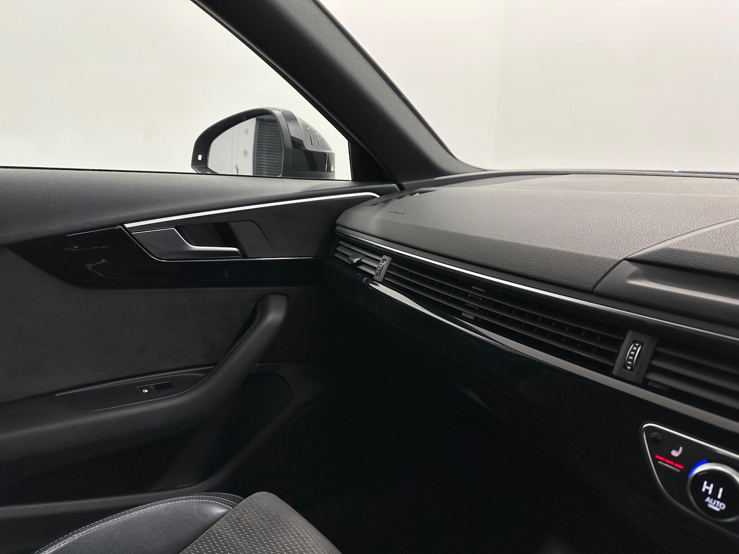 Used Audi A4 2019 for sale - 77091626: Photo 27