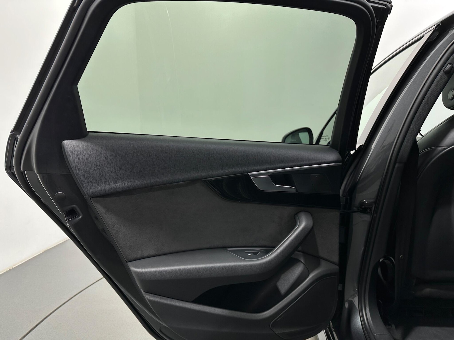 Used Audi A4 2019 for sale - 77091626: Photo 41