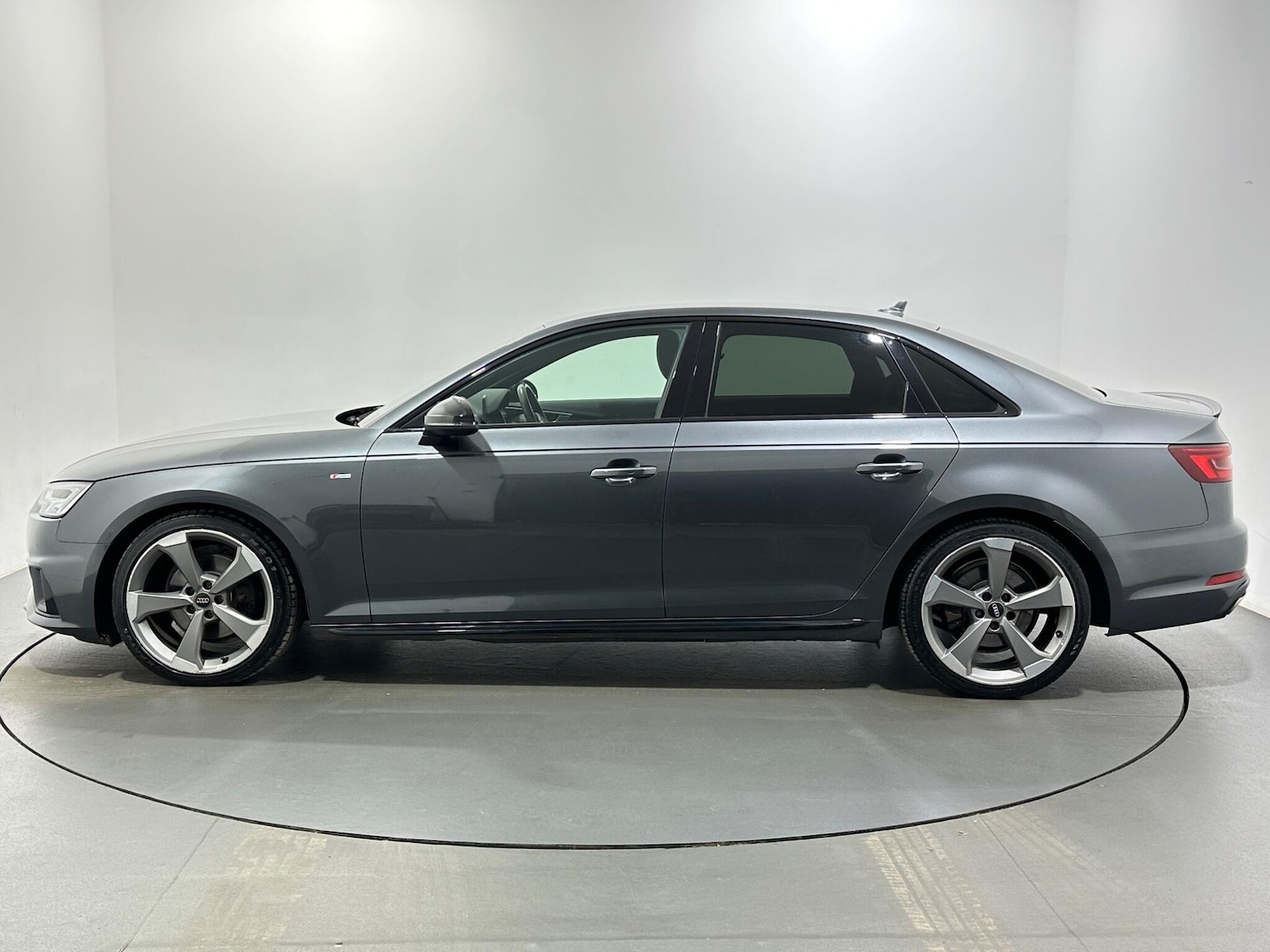 Used Audi A4 2019 for sale - 77091626: Photo 5