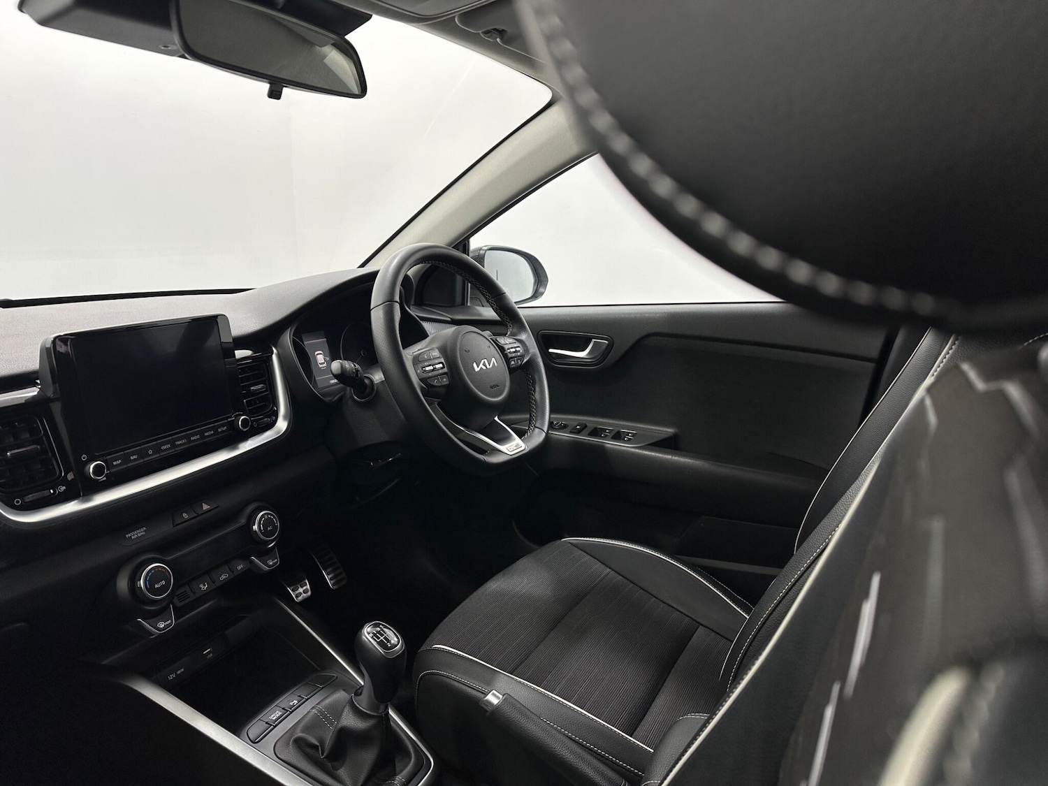 Used Kia Stonic 2022 for sale - 77144019: Photo 26