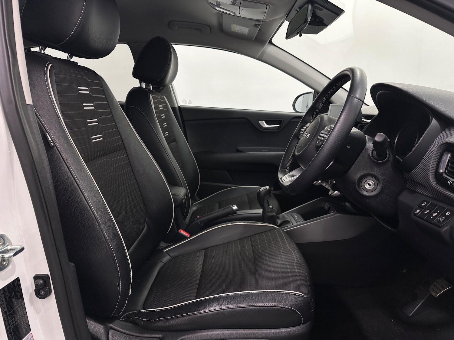 Used Kia Stonic 2022 for sale - 77144019: Photo 28