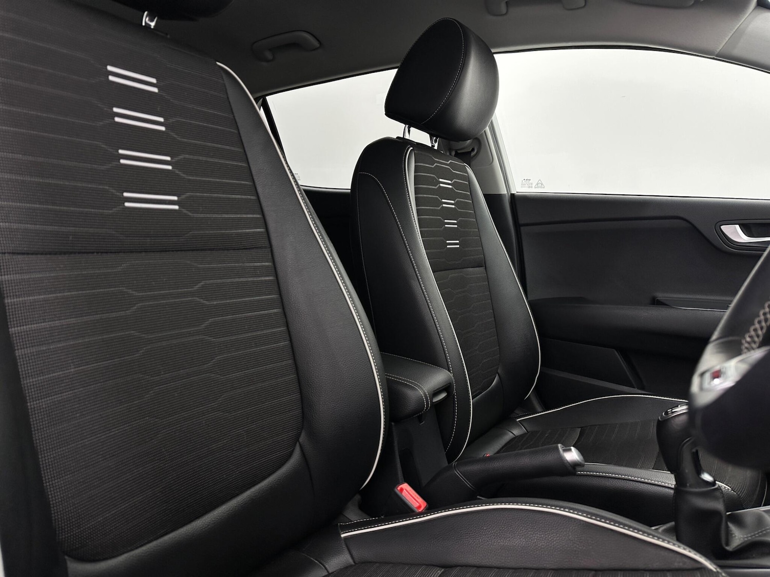 Used Kia Stonic 2022 for sale - 77144019: Photo 29