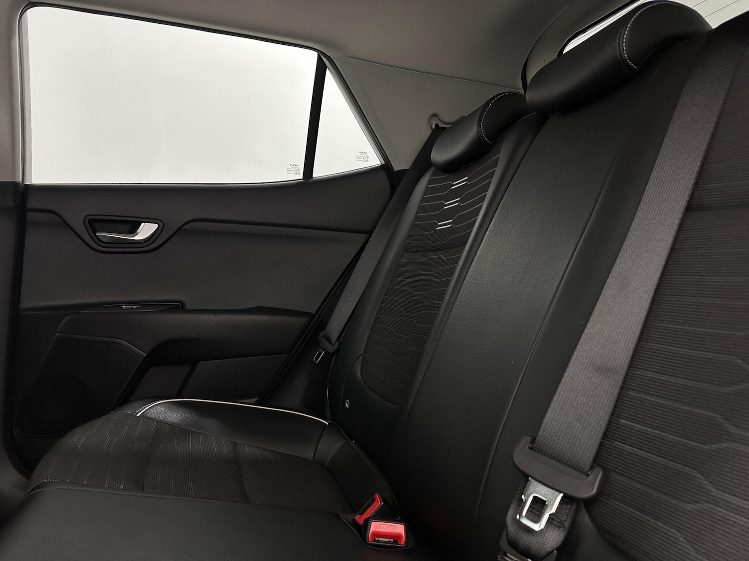 Used Kia Stonic 2022 for sale - 77144019: Photo 37