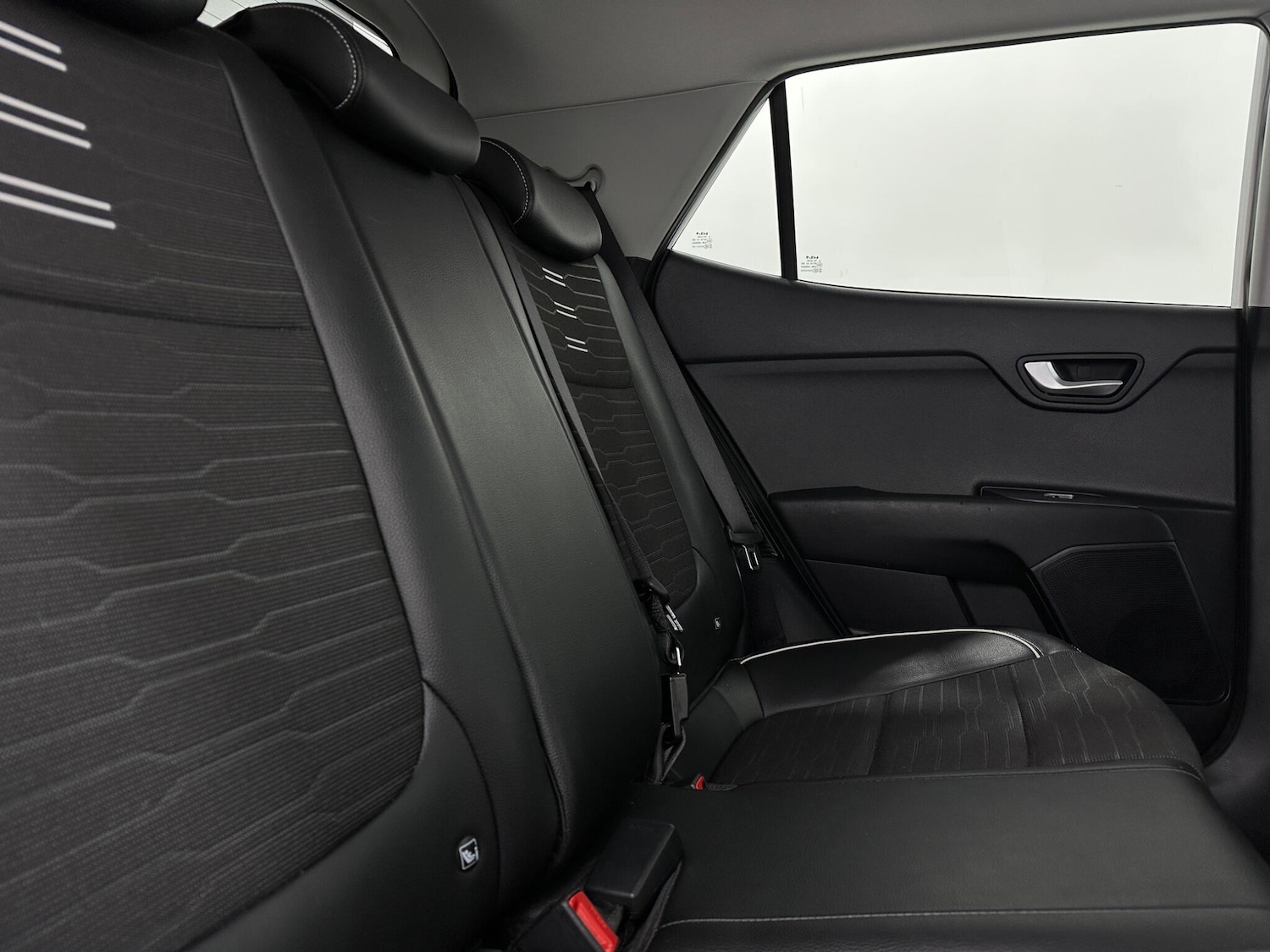 Used Kia Stonic 2022 for sale - 77144019: Photo 40